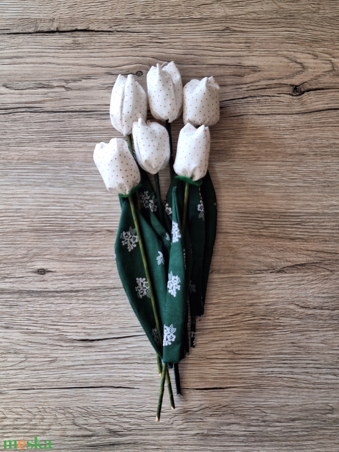 Fehér pettyes textil tulipán - otthon & életmód - dekoráció - dísztárgy - Meska.hu