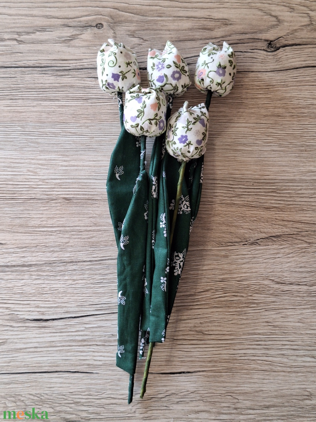 Fehér mintás textil tulipán - otthon & életmód - dekoráció - dísztárgy - Meska.hu Fehér mintás textil tulipán - otthon & életmód - dekoráció - dísztárgy - Meska.hu