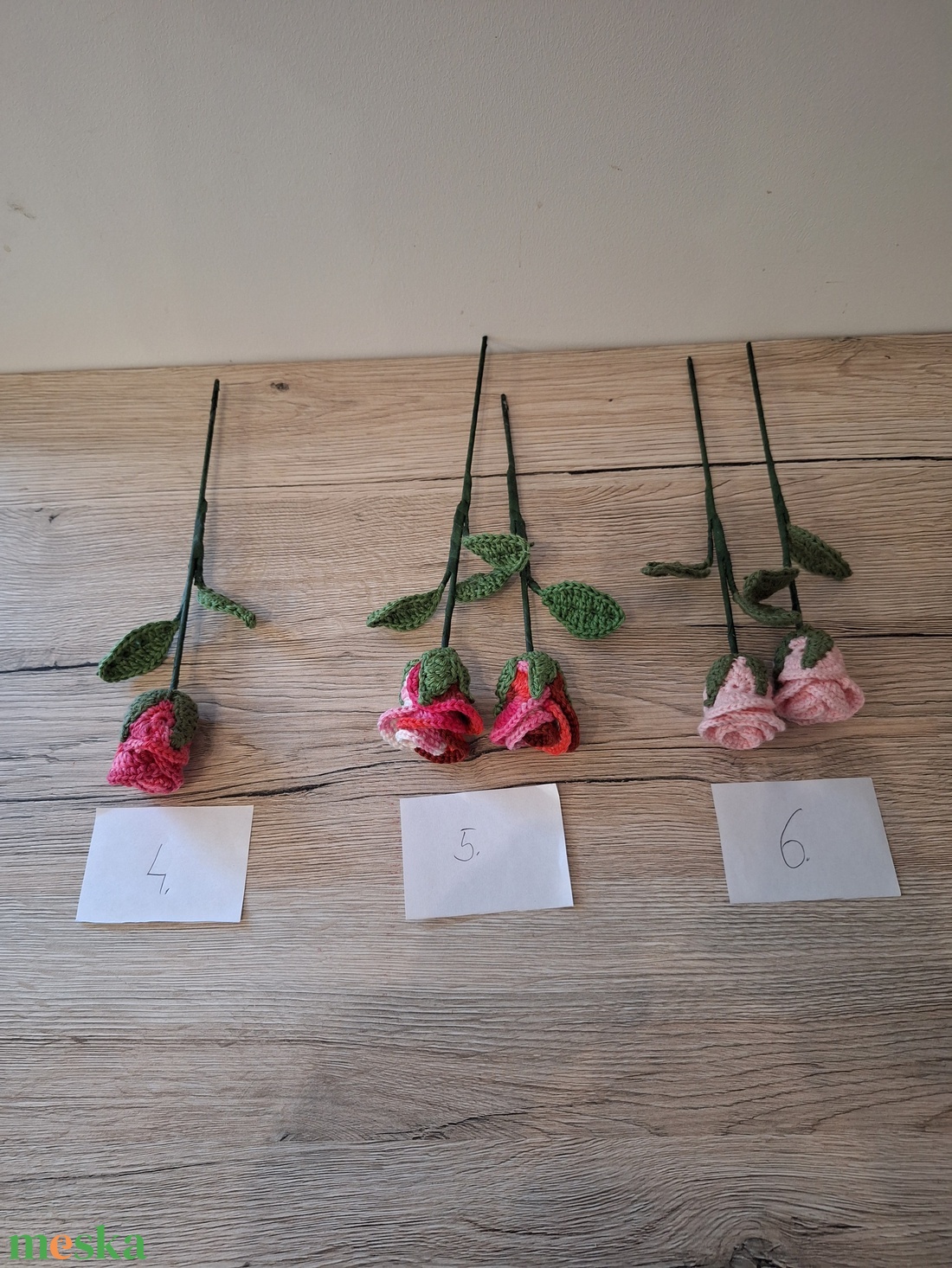 Horgolt rózsák - otthon & életmód - virágdekoráció - virágok - szálas virág - Meska.hu