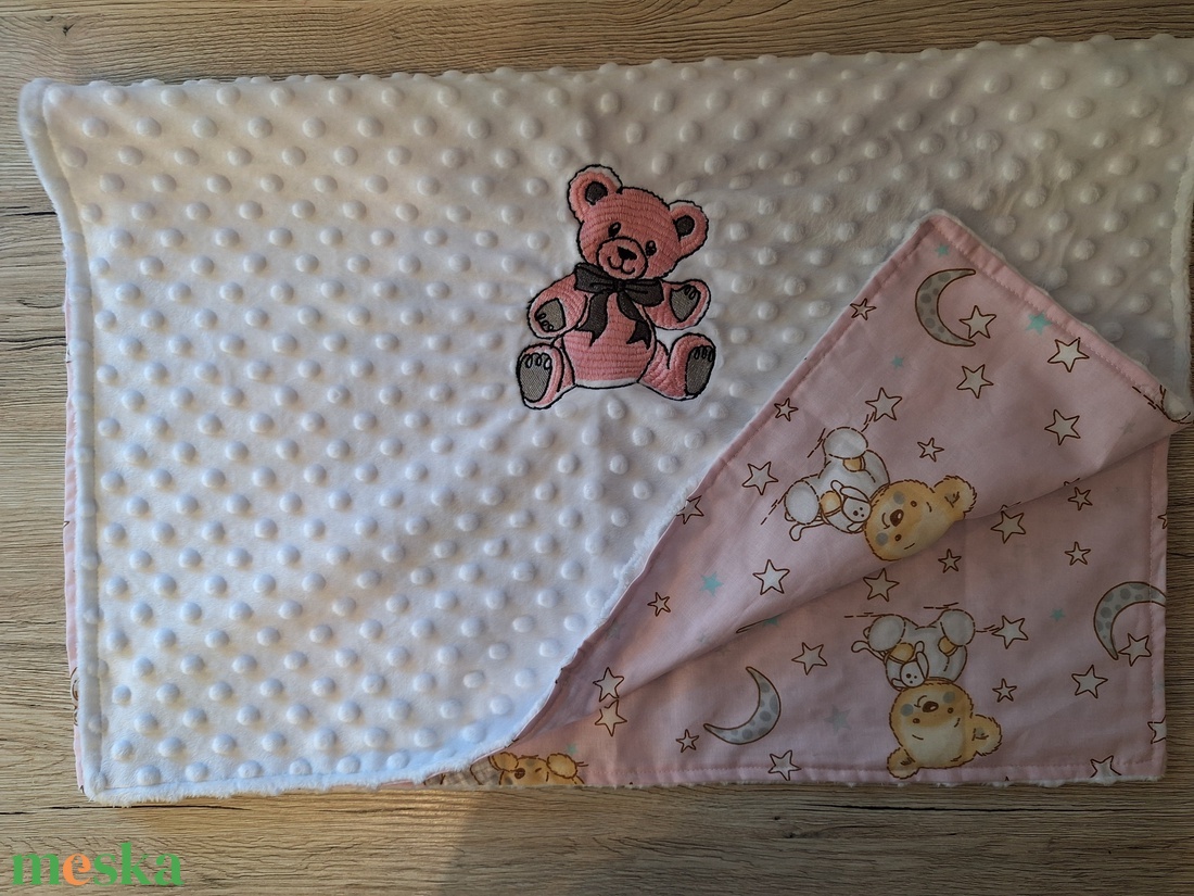 Kétoldalas babatakaró fehér-rózsaszín - baba - mama - baba ágynemű - babatakaró, gyerek pléd - Meska.hu