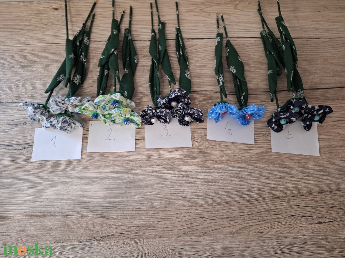 Nyári textil virágok kékes árnyalatokban - otthon & életmód - virágdekoráció - virágok - szálas virág - Meska.hu