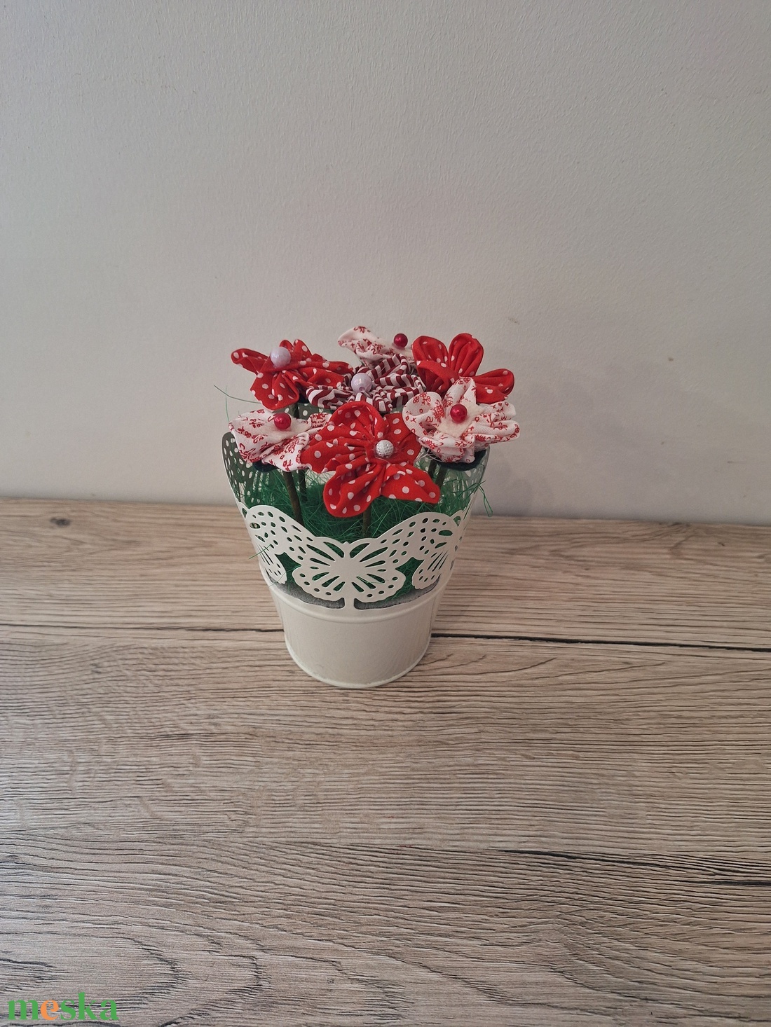 Textil virágok fehér vödörben - otthon & életmód - dekoráció - asztal és polc dekoráció - dekorációs tál, tartó - Meska.hu