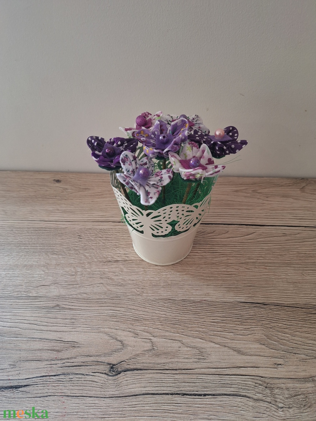 Textil virágok fehér vödörben - otthon & életmód - dekoráció - asztal és polc dekoráció - dekorációs tál, tartó - Meska.hu