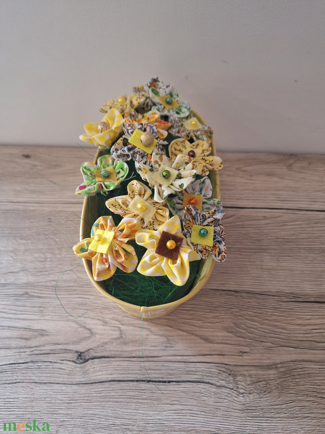 Textil virágok sárga kaspóban - otthon & életmód - dekoráció - asztal és polc dekoráció - dekorációs tál, tartó - Meska.hu
