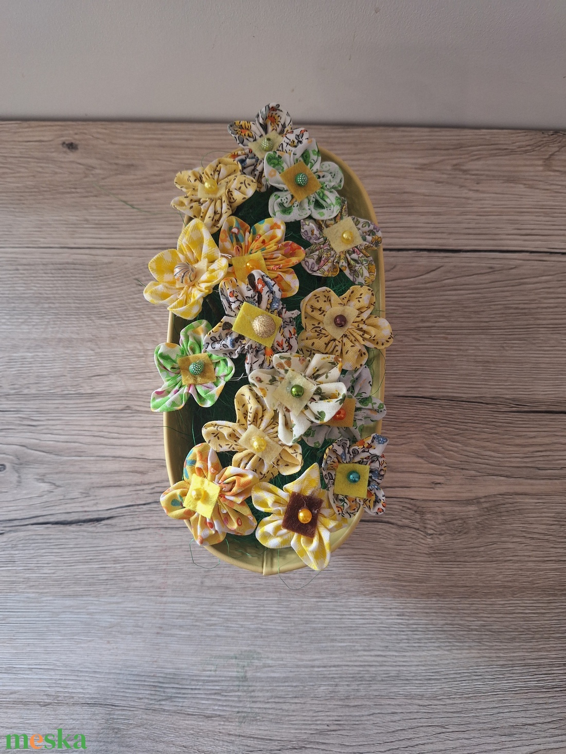 Textil virágok sárga kaspóban - otthon & életmód - dekoráció - asztal és polc dekoráció - dekorációs tál, tartó - Meska.hu