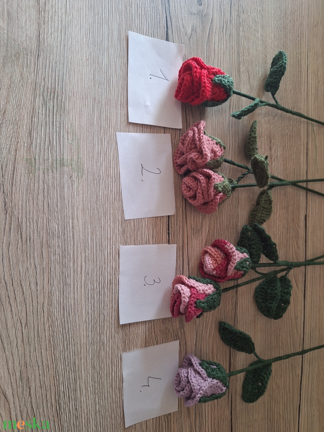 Horgolt rózsák - otthon & életmód - virágdekoráció - virágok - szálas virág - Meska.hu