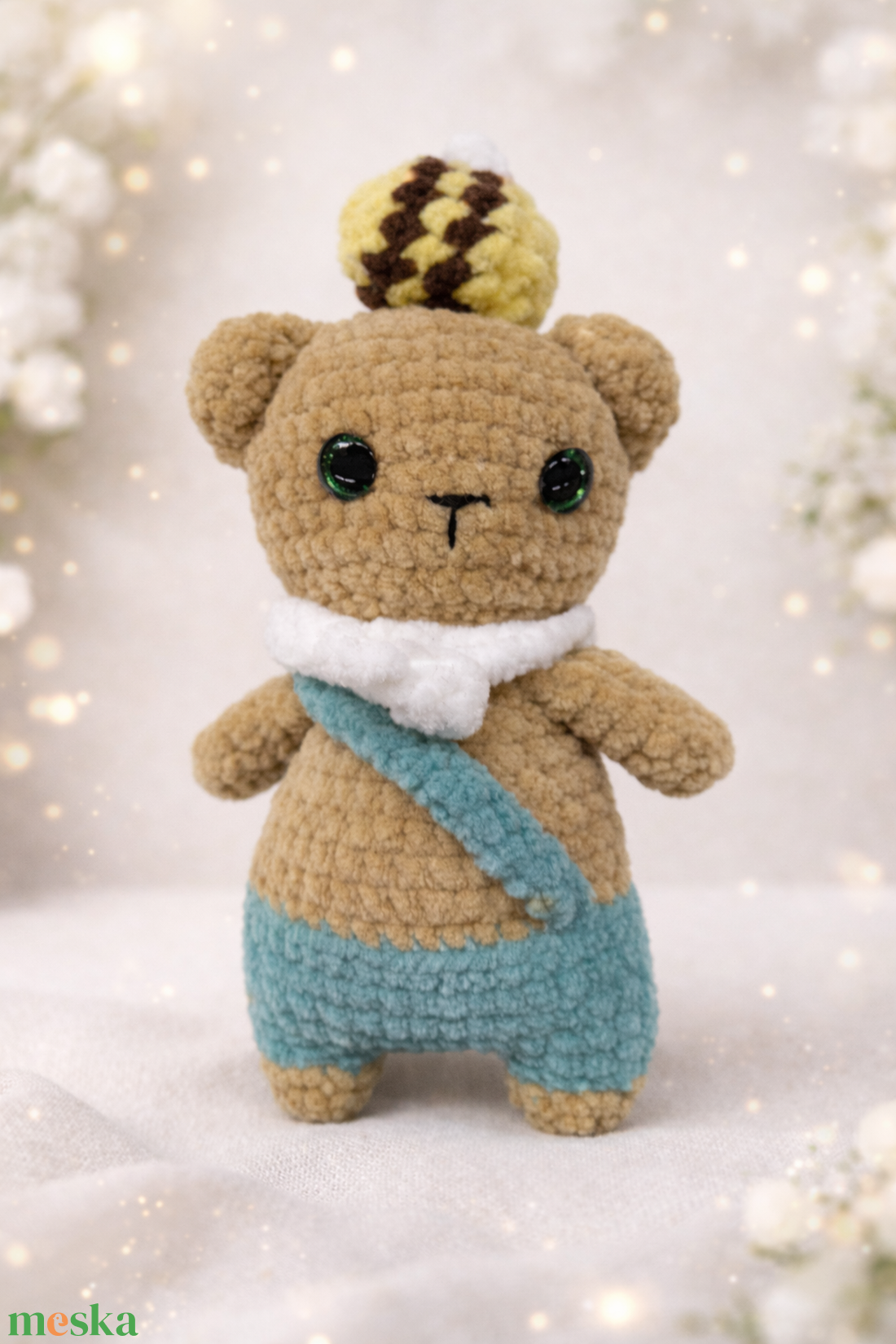 Horgolt maci méhecskével - játék & sport - plüssállat & játékfigura - maci - Meska.hu