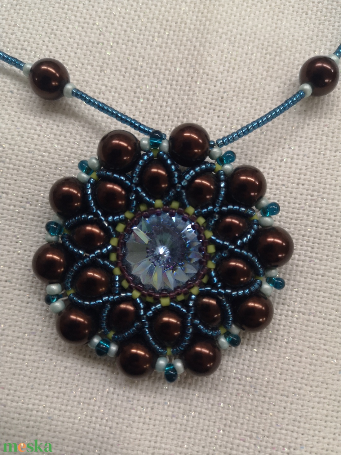 Elegáns Swarovski medálos nyaklánc � föld és tenger színei  - ékszer - nyaklánc - medálos nyaklánc - Meska.hu