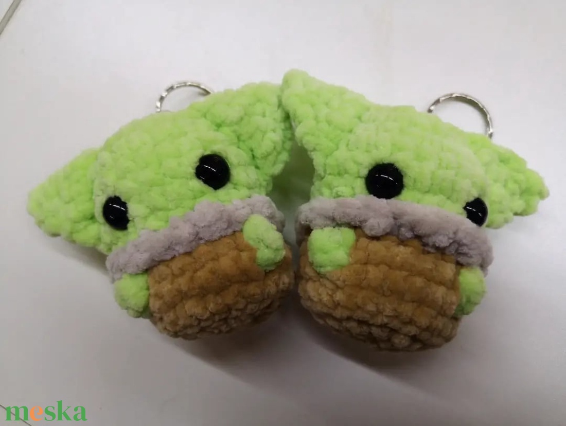 Horgolt Grogu/Yoda figura Star Wars rajongóknak  - táska & tok - kulcstartó & táskadísz - kulcstartó - Meska.hu