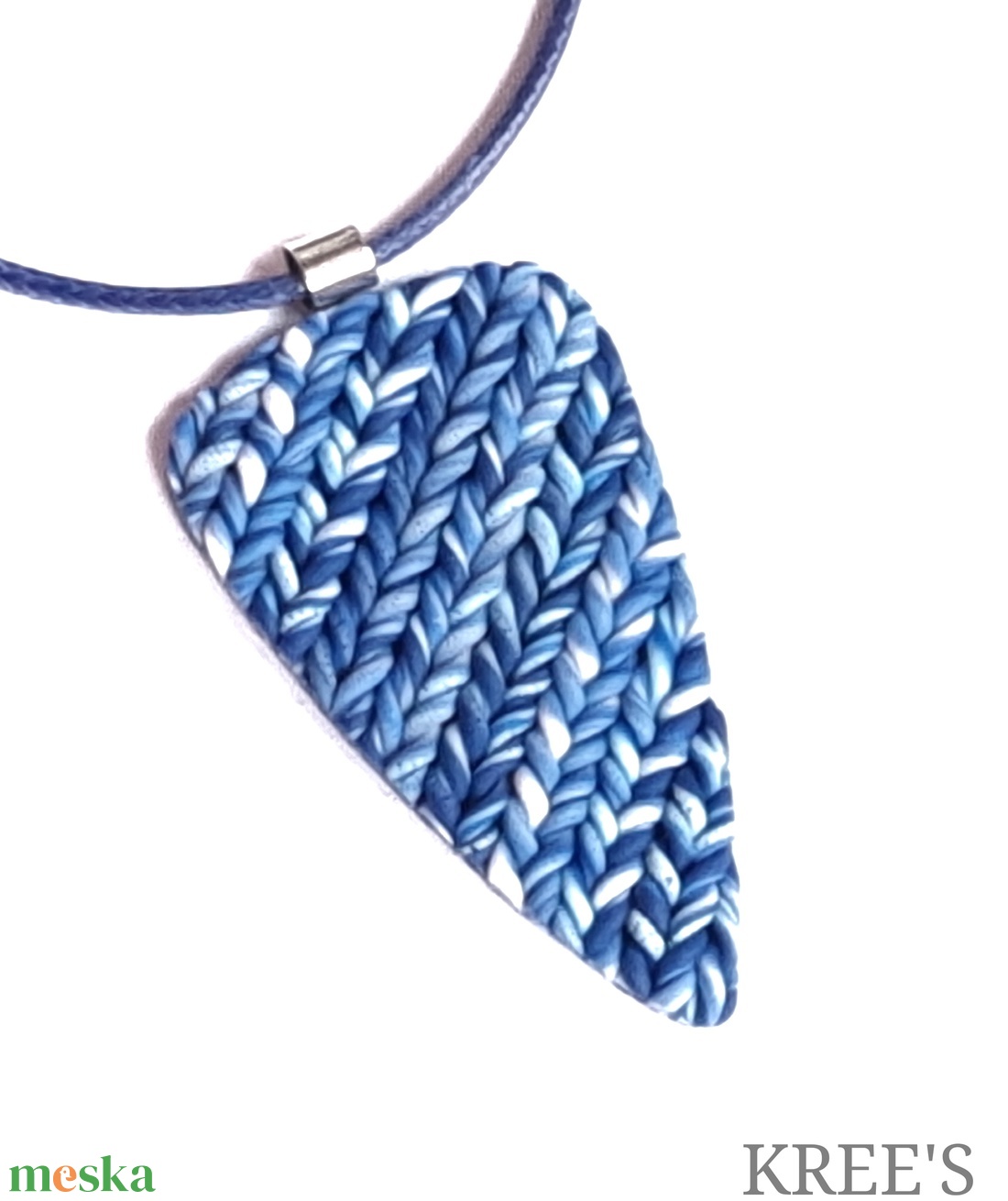 Kék, kötött mintás ékszergyurma nyaklánc  - ékszer - nyaklánc - medálos nyaklánc - Meska.hu