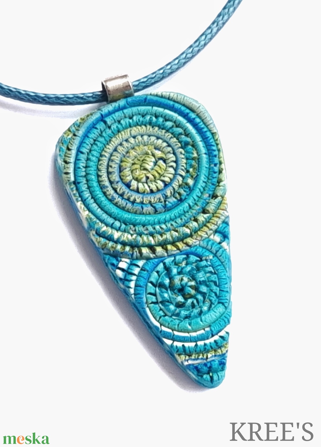 Kék mintás, spirálos ékszergyurma nyaklánc  - ékszer - nyaklánc - medálos nyaklánc - Meska.hu