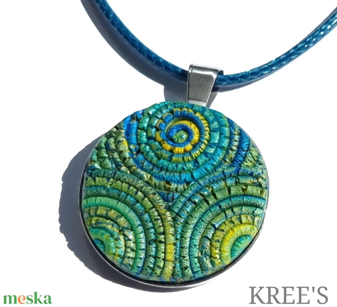 Páva, spirálos ékszergyurma nyaklánc  - ékszer - nyaklánc - medálos nyaklánc - Meska.hu