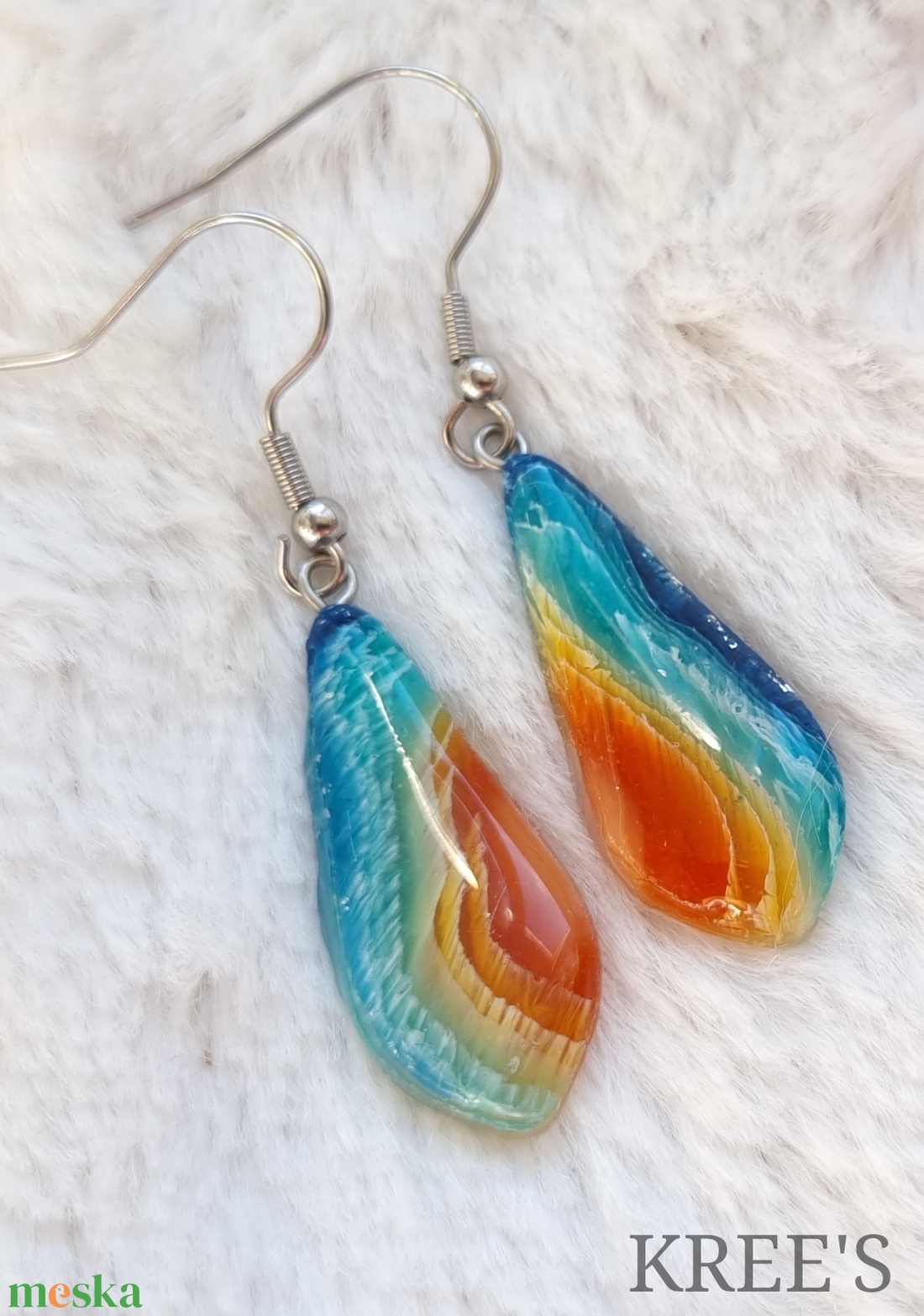 Türkiz-borostyán üveghatású fülbevaló - ékszer - fülbevaló - lógó fülbevaló - Meska.hu