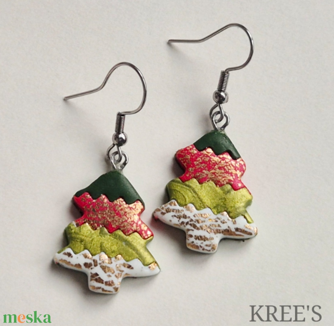 Karácsonyi csillogás -ékszergyurma fülbevaló - ékszer - fülbevaló - lógó fülbevaló - Meska.hu