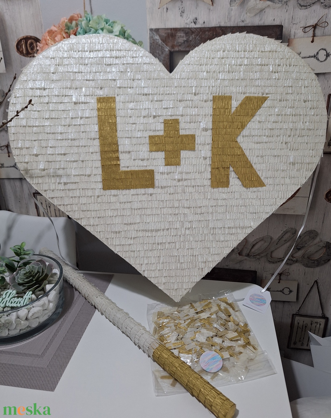 Esküvői szív pinyáta (pinata)az ifjú pár monogramjaival - esküvő - dekoráció - helyszíni dekor - Meska.hu Esküvői szív pinyáta (pinata)az ifjú pár monogramjaival - esküvő - dekoráció - helyszíni dekor - Meska.hu