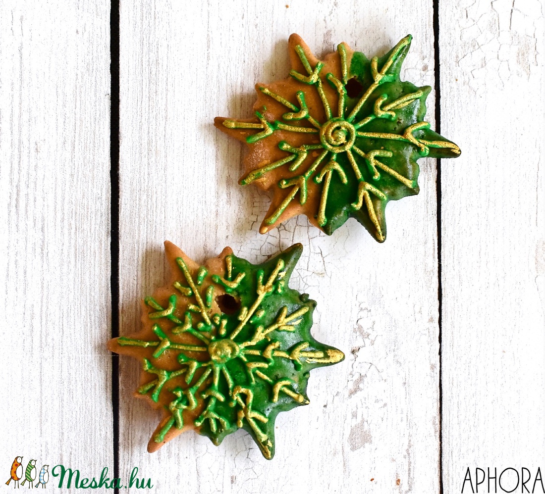 Mézeskalács hópihe zöld-arany - karácsony - karácsonyi lakásdekoráció - karácsonyfadíszek - Meska.hu
