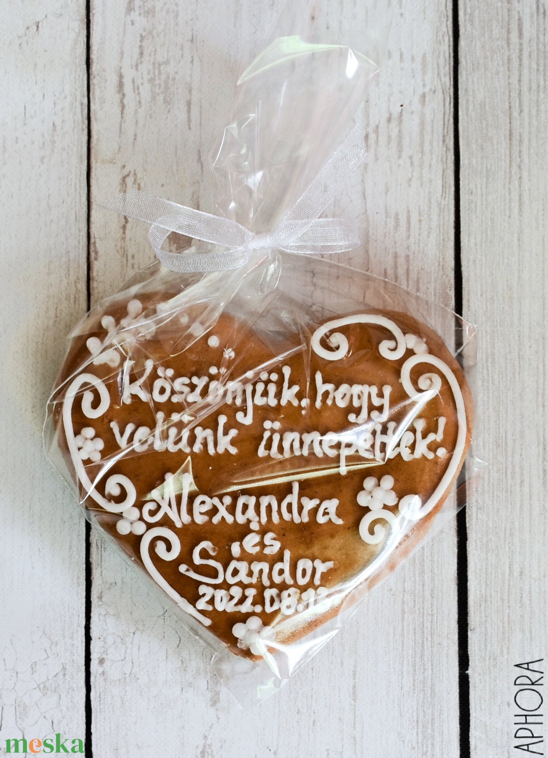 Mézeskalács esküvői köszönőajándék szív natúr - esküvő - emlék & ajándék - köszönőajándék - Meska.hu Mézeskalács esküvői köszönőajándék szív natúr - esküvő - emlék & ajándék - köszönőajándék - Meska.hu