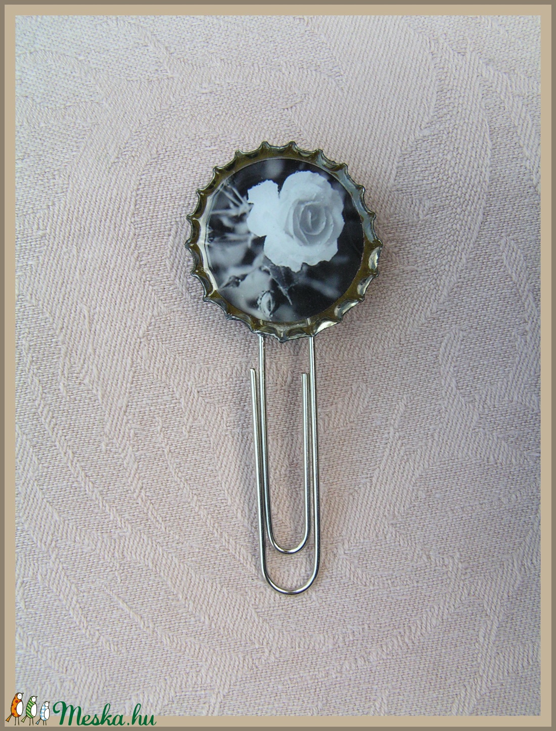 Monokróm rózsa söröskupak könyvjelző - könyv & zene - könyvjelző - Meska.hu