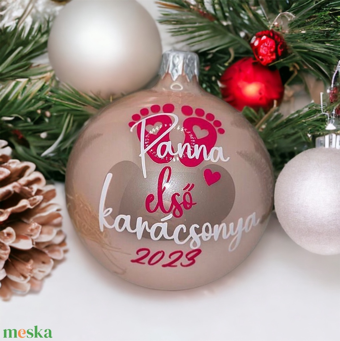 Első karácsony egyedi 8 cm-es üveggömb. - karácsony - karácsonyi lakásdekoráció - karácsonyfadíszek - Meska.hu