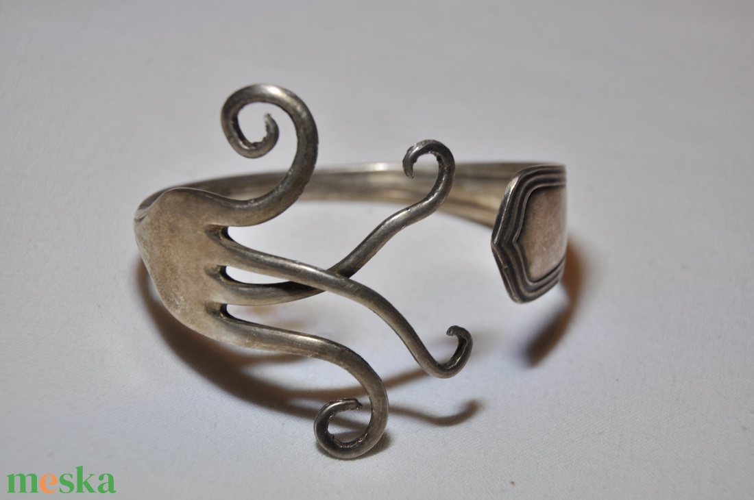 'Antique Nails' - bronzosan csillógó antik fém villa karkötő (KK080) - ékszer - karkötő - karperec - Meska.hu 'Antique Nails' - bronzosan csillógó antik fém villa karkötő (KK080) - ékszer - karkötő - karperec - Meska.hu