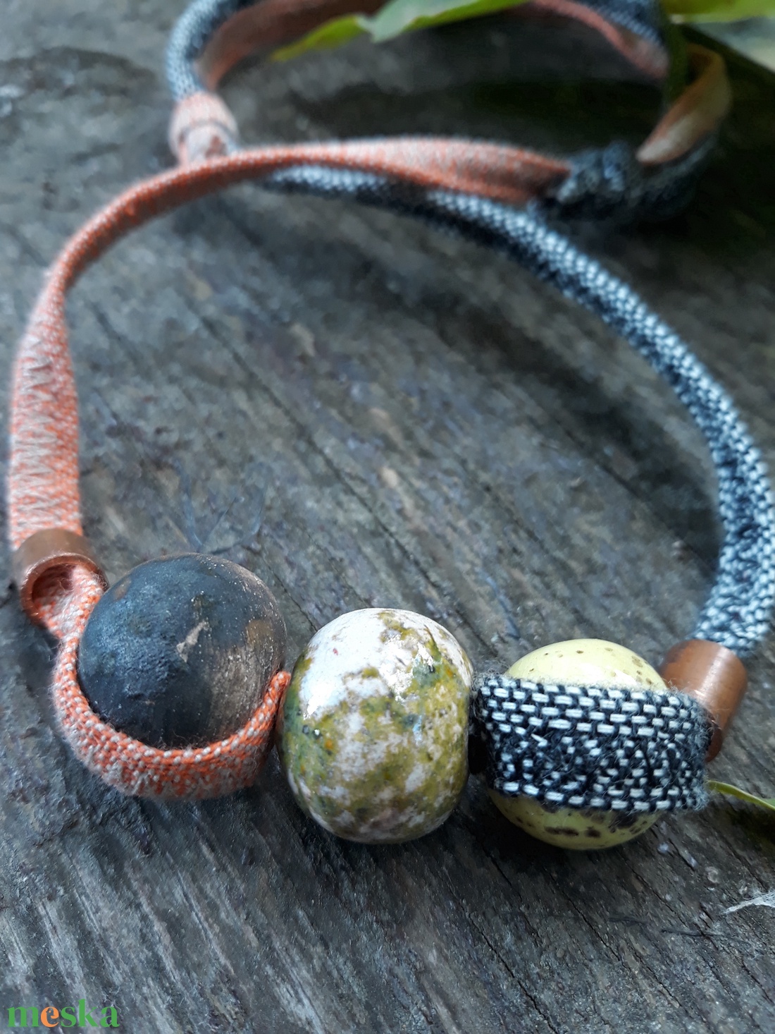 Lazac-szürke szövött pántos lánc - ékszer - nyaklánc - bogyós nyaklánc - Meska.hu