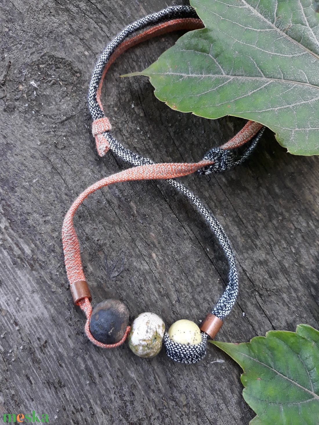 Lazac-szürke szövött pántos lánc - ékszer - nyaklánc - bogyós nyaklánc - Meska.hu