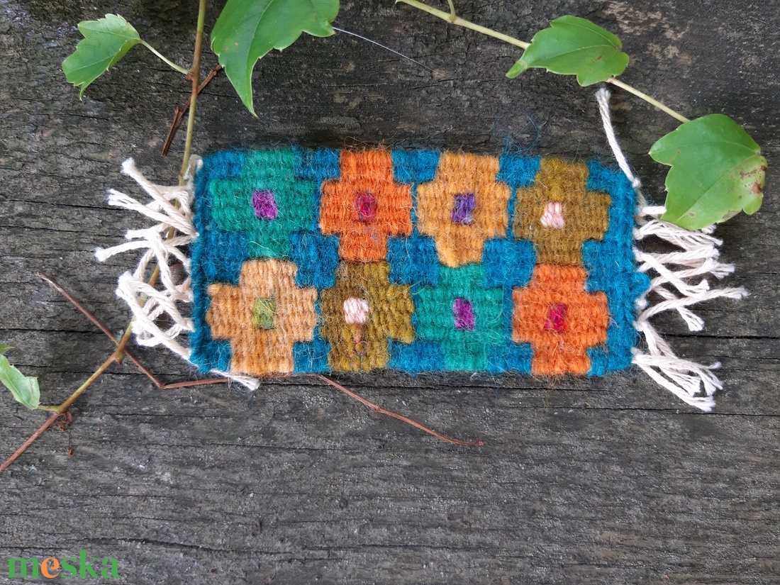 Kicsivirágos könyvjelző- középkék - könyv & zene - könyvjelző - Meska.hu Kicsivirágos könyvjelző- középkék - könyv & zene - könyvjelző - Meska.hu