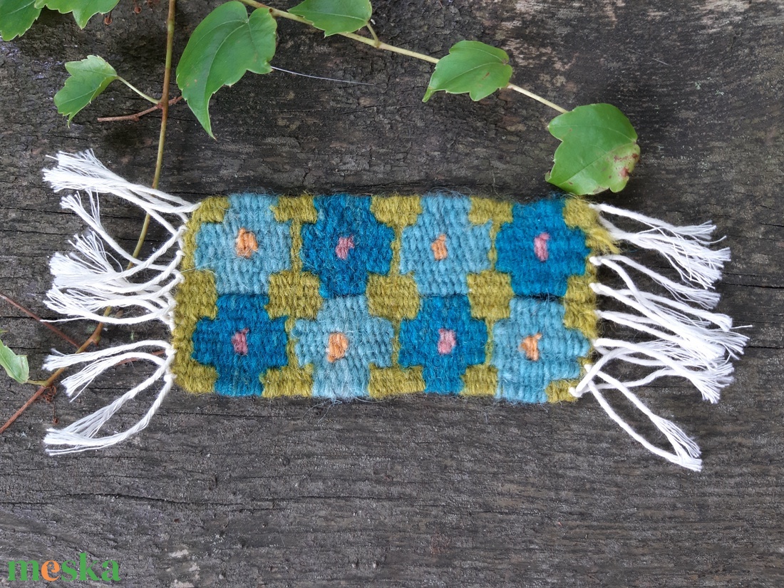 Kicsivirágos könyvjelző- békazöld - könyv & zene - könyvjelző - Meska.hu Kicsivirágos könyvjelző- békazöld - könyv & zene - könyvjelző - Meska.hu