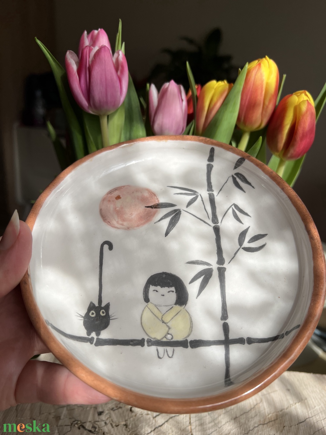 Kézzel festett desszertes tányér � kislány, cica és bambusz (15 cm) - otthon & életmód - konyhafelszerelés, tálalás - tálalás - tányér & étkészlet - Meska.hu