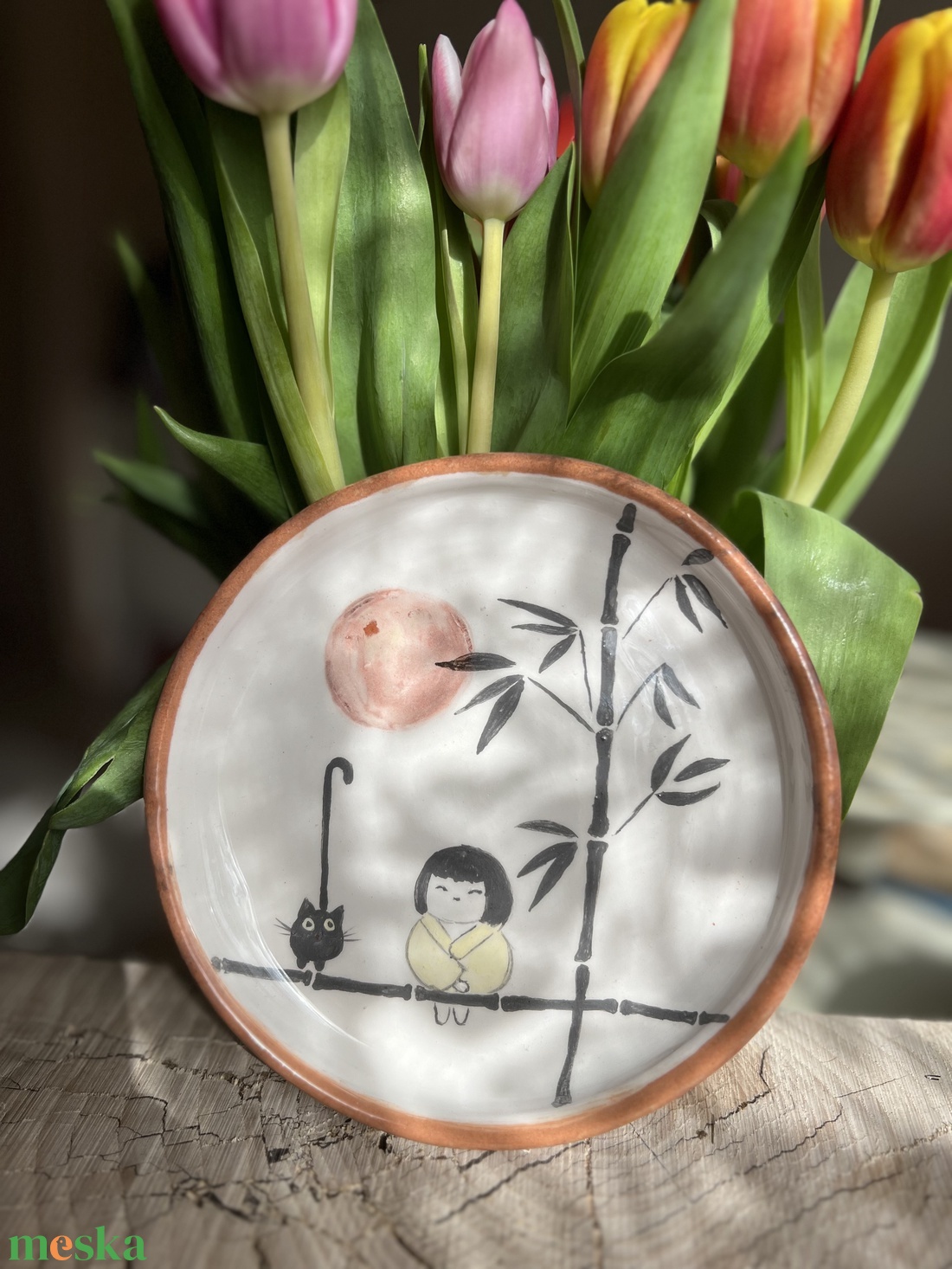 Kézzel festett desszertes tányér � kislány, cica és bambusz (15 cm) - otthon & életmód - konyhafelszerelés, tálalás - tálalás - tányér & étkészlet - Meska.hu