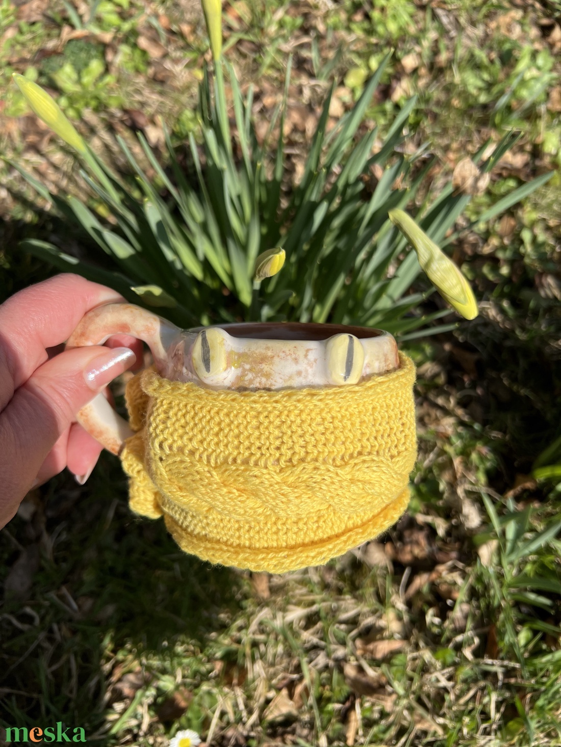 Vidám bögre � Béka pulcsiban - otthon & életmód - konyhafelszerelés, tálalás - tálalás - bögre & csésze - Meska.hu