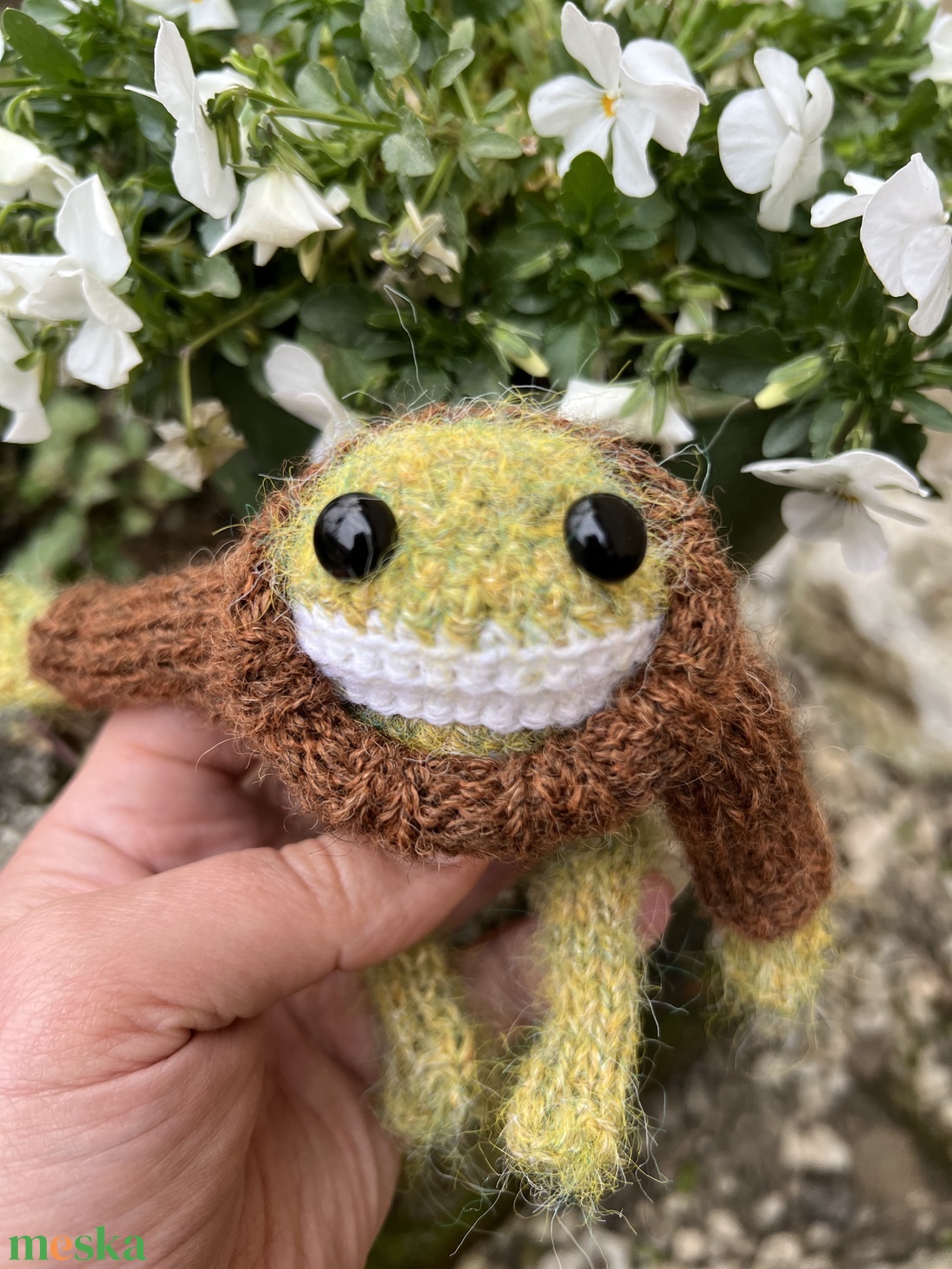 Tavaszváró béka � Kézzel kötött egyedi figura (14 cm) - otthon & életmód - dekoráció - dísztárgy - Meska.hu