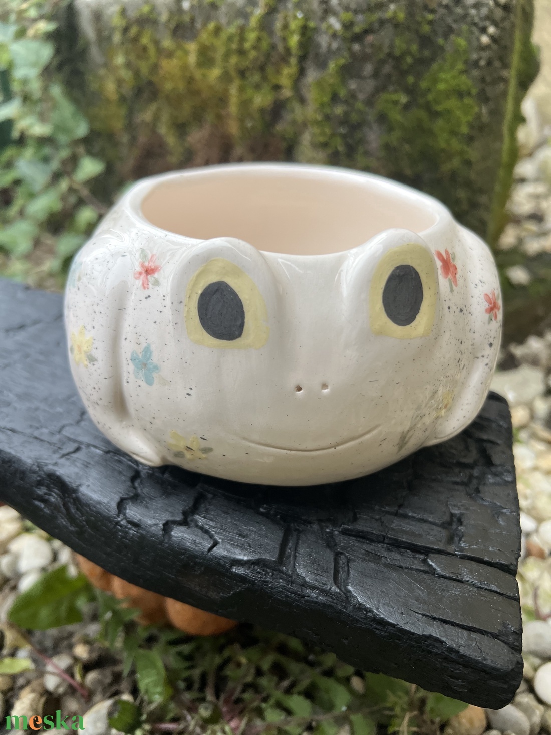 Kézzel festett békás tálka Béka rajongóknak� Virágmintás kerámia kaspó és tál (14x7 cm) - otthon & életmód - konyhafelszerelés, tálalás - tálalás - tányér & étkészlet - Meska.hu