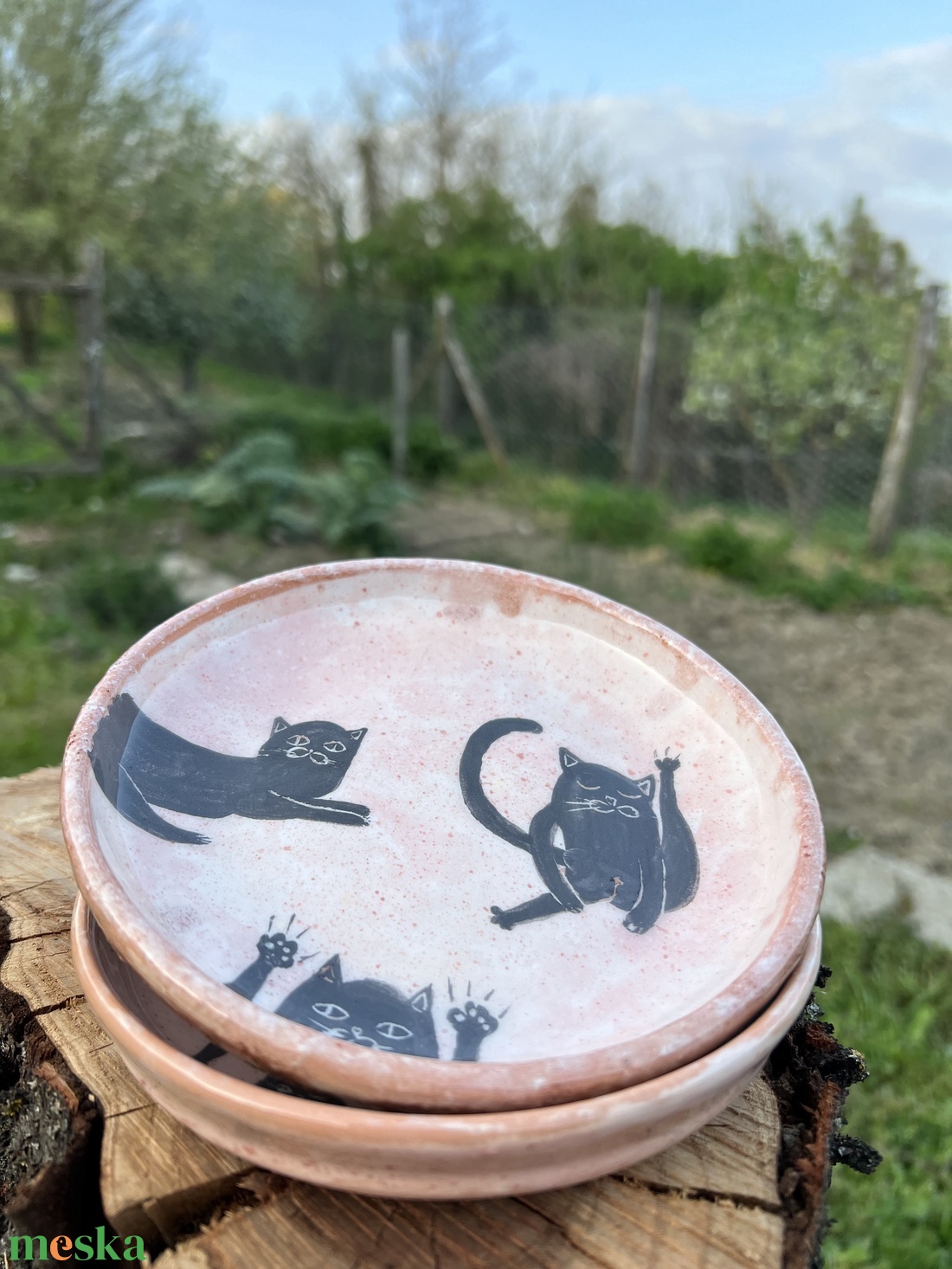 Fekete cicás kerámia tányér szett (2 db) � kézzel készült, egyedi darabok - otthon & életmód - konyhafelszerelés, tálalás - tálalás - tányér & étkészlet - Meska.hu