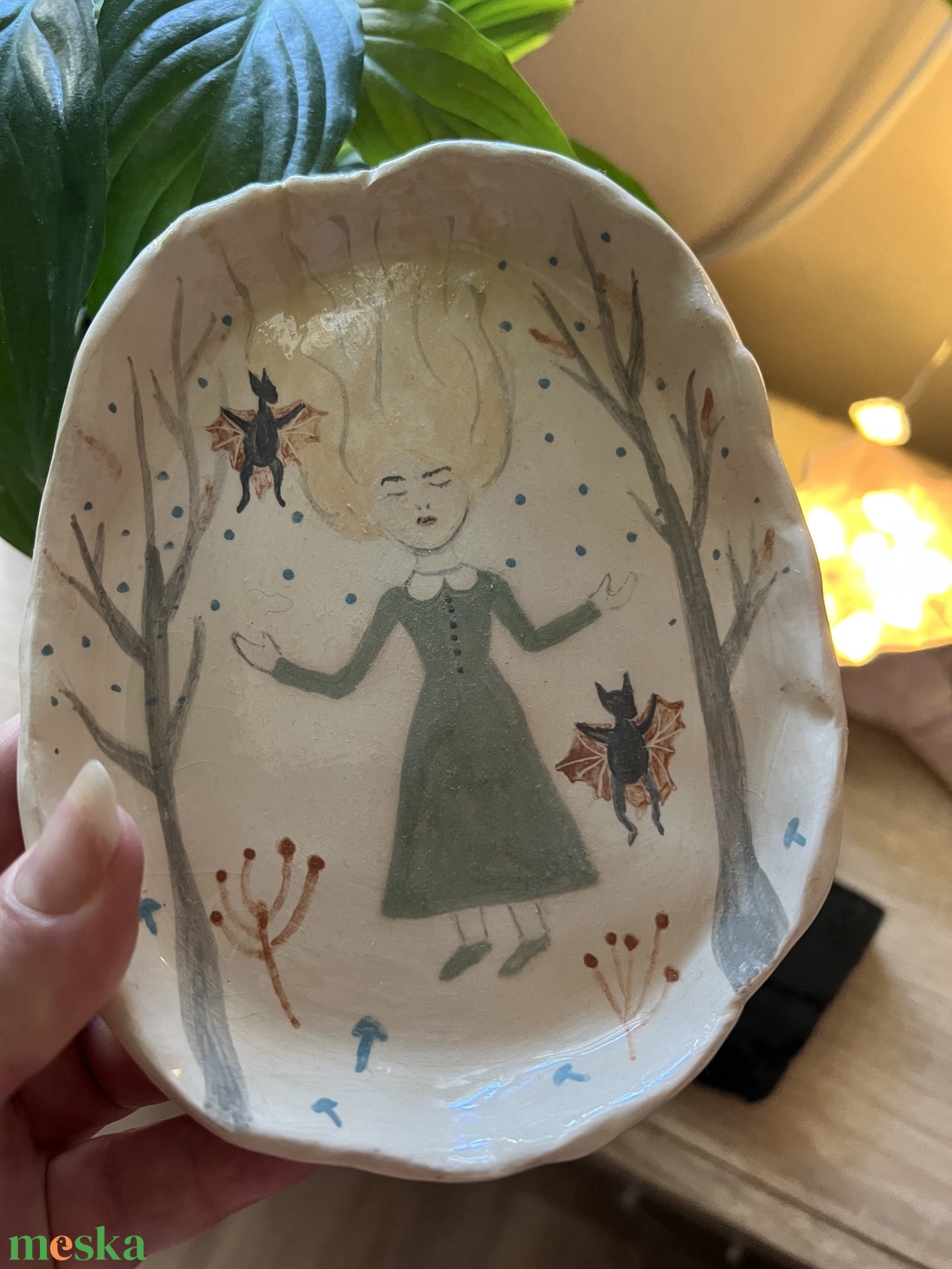 Milisztikus kerámia ékszertartó tálka  Kézzel festett boszorkányos gyűrűtartó és kristálytartó tál Witchy és Goblincore  - otthon & életmód - konyhafelszerelés, tálalás - tálalás - tányér & étkészlet - Meska.hu