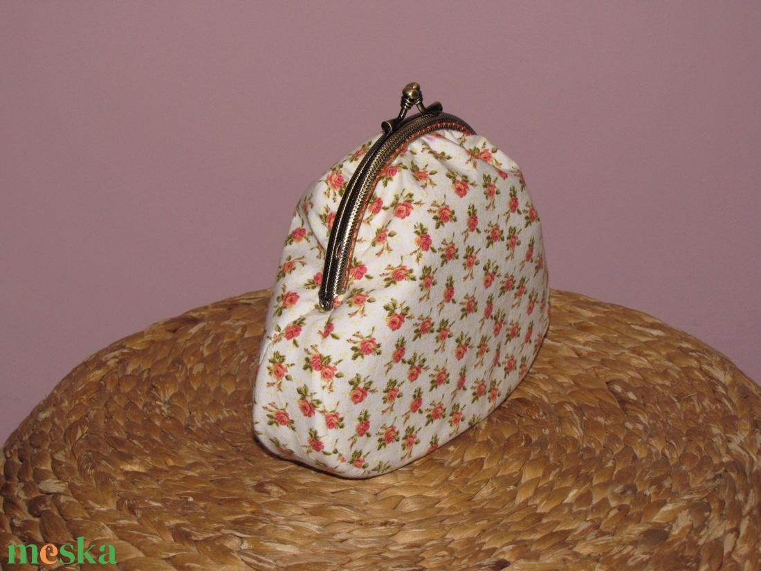 Neszesszer, sminkes tárca, gyógyszeres tárca 12 cm-es kerettel.  - táska & tok - neszesszer - Meska.hu