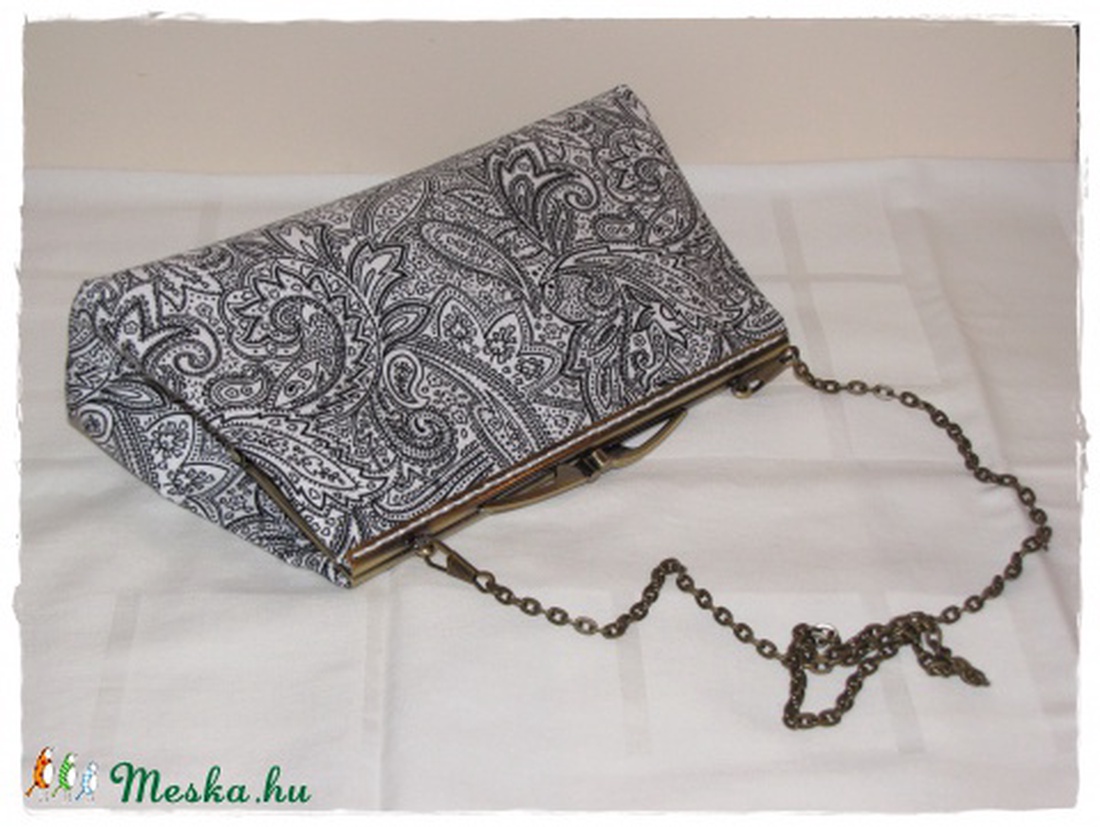 Kézi táska 18 cm-es fém kerettel, lánccal -  - Meska.hu