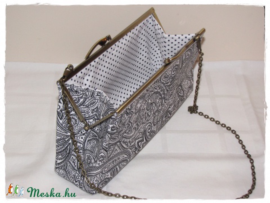 Kézi táska 18 cm-es fém kerettel, lánccal -  - Meska.hu