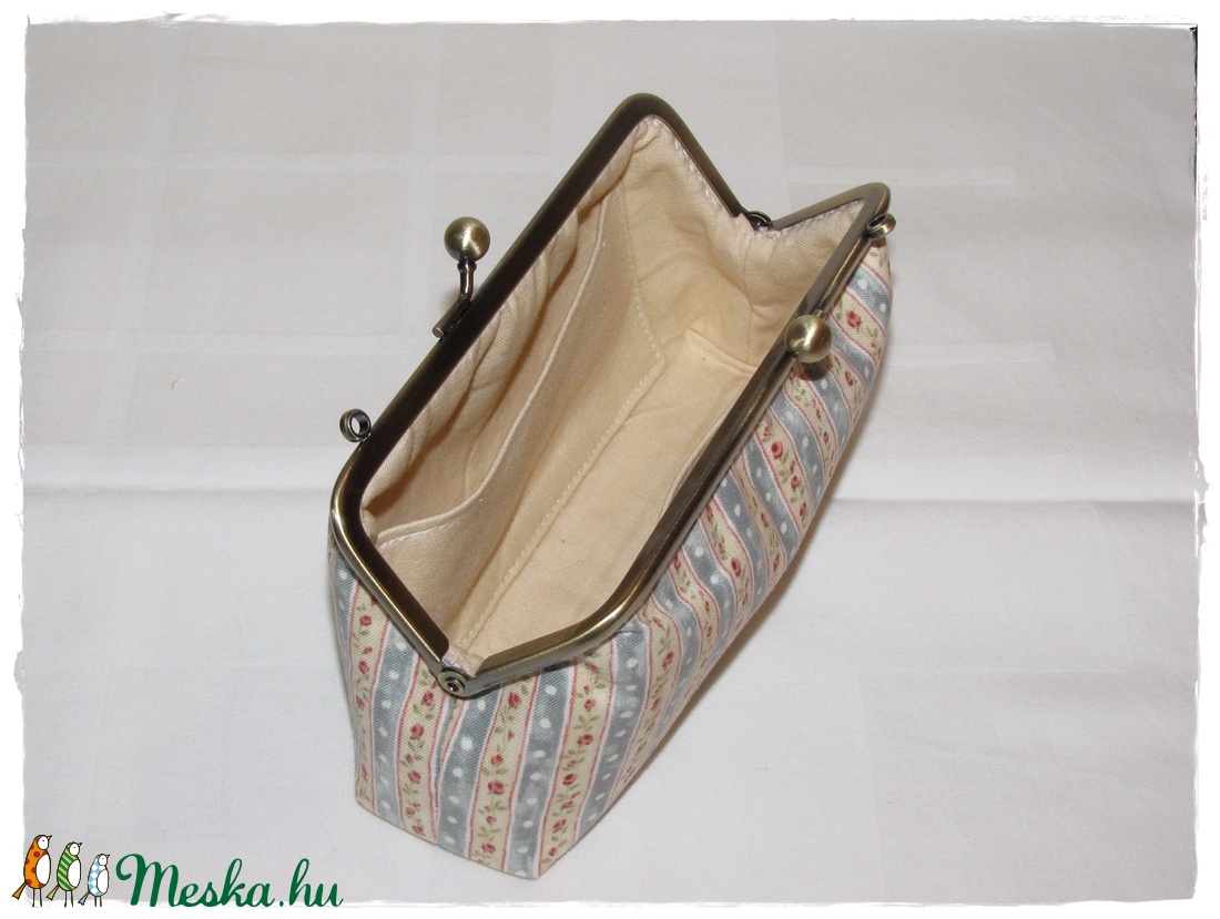 Pénztárca 15 cm-es kerettel, belül mindkét oldalán zsebbel - - Meska.hu Pénztárca 15 cm-es kerettel, belül mindkét oldalán zsebbel - - Meska.hu