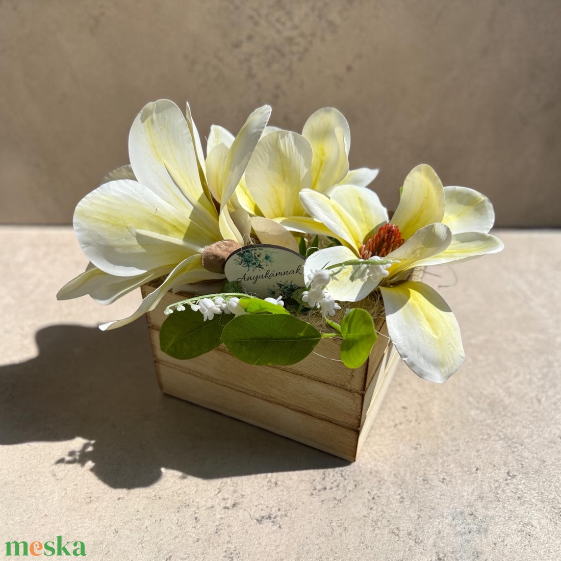 � Anyák napi magnóliás virágbox � kézzel készült dekoráció -  - Meska.hu