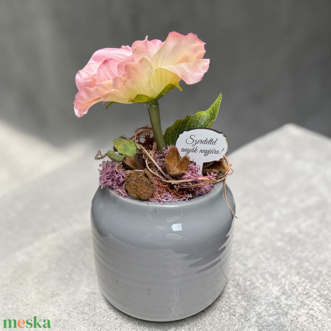  Elegáns rózsaszín virágdekor kerámia kaspóban � Anyák napi ajándék  - otthon & életmód - dekoráció - asztal és polc dekoráció - asztaldísz - Meska.hu