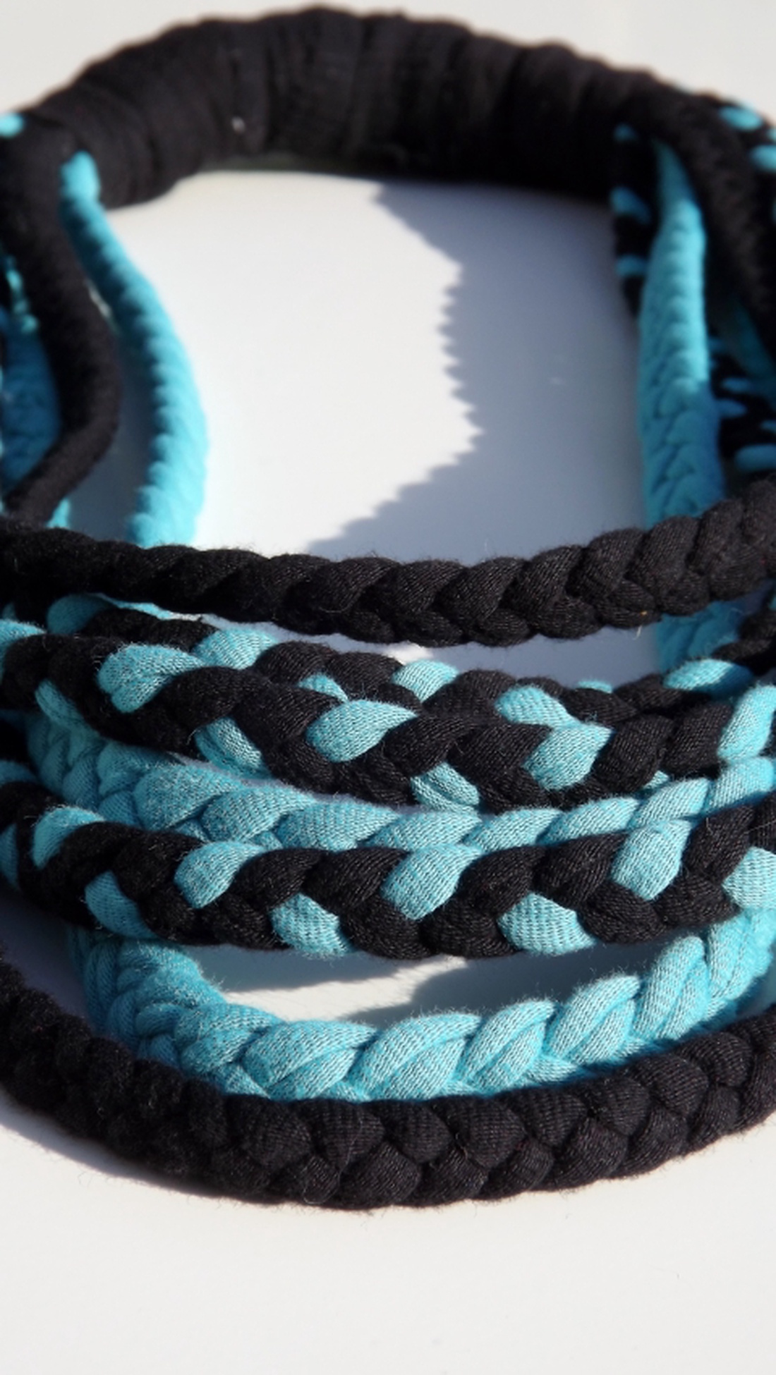 -50% AKCIÓ! Fekete-türkiz fonott textilnyaklánc -  - Meska.hu