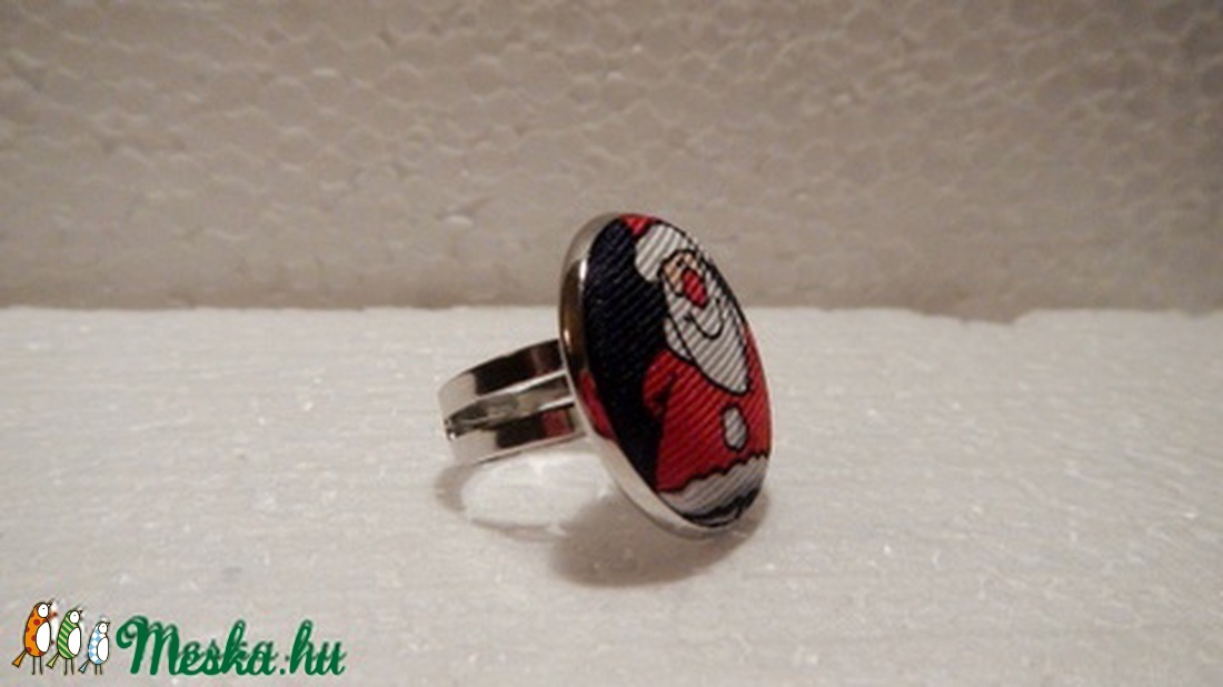 Mikulás gyűrű nyakkendőből  -  - Meska.hu