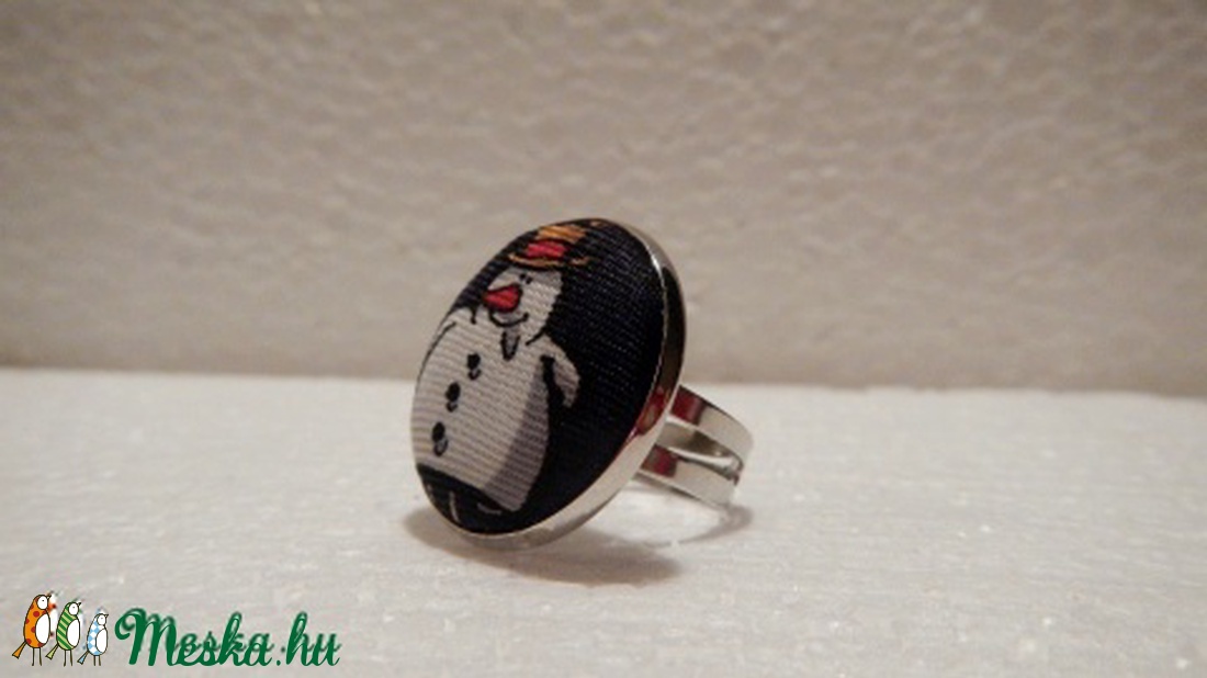 Hóember gyűrű nyakkendőből  -  - Meska.hu