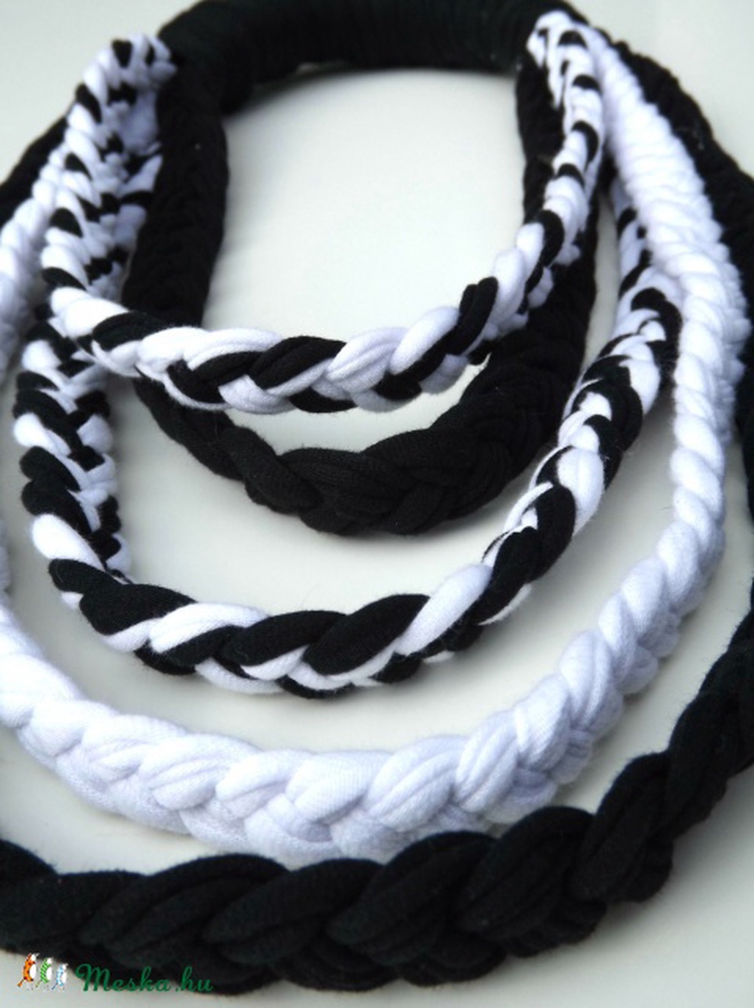 AKCIÓ! Feketén-fehéren - fonott textilnyaklánc -  - Meska.hu
