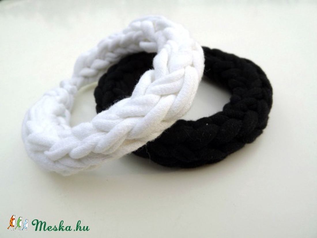 AKCIÓ! Feketén-fehéren - fonott textilnyaklánc -  - Meska.hu