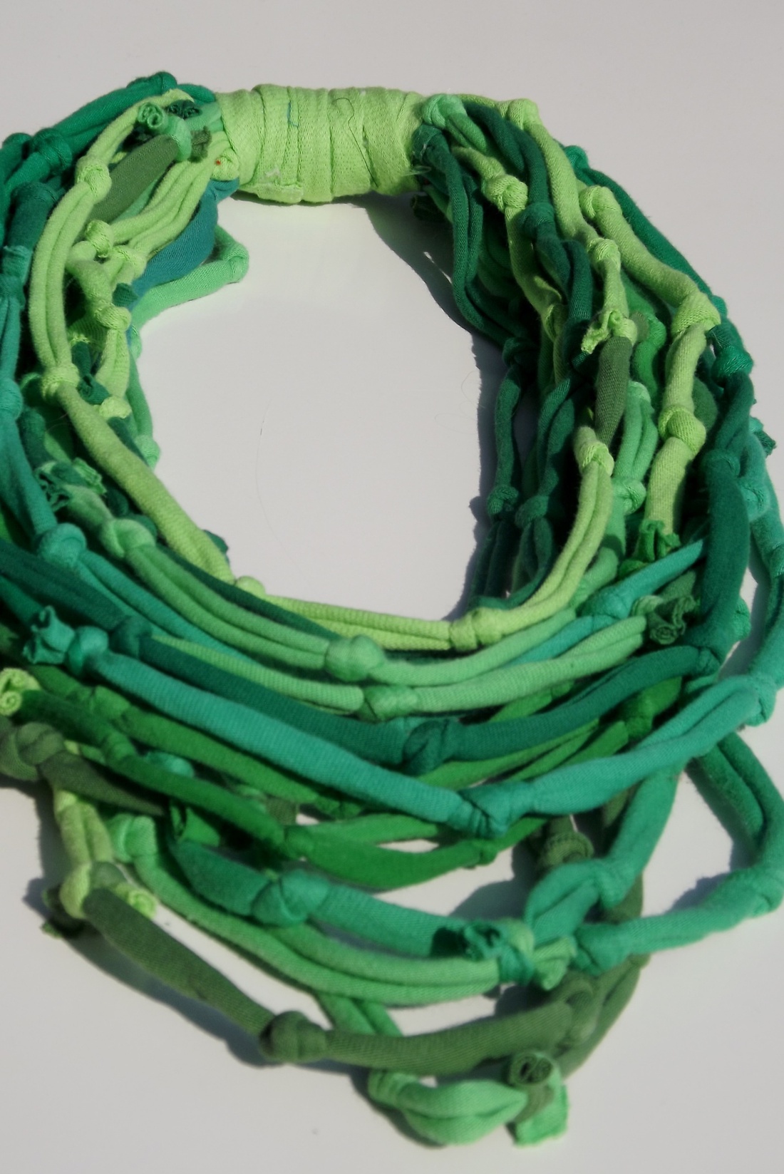 Zöldek játéka - pólónyaklánc -  - Meska.hu