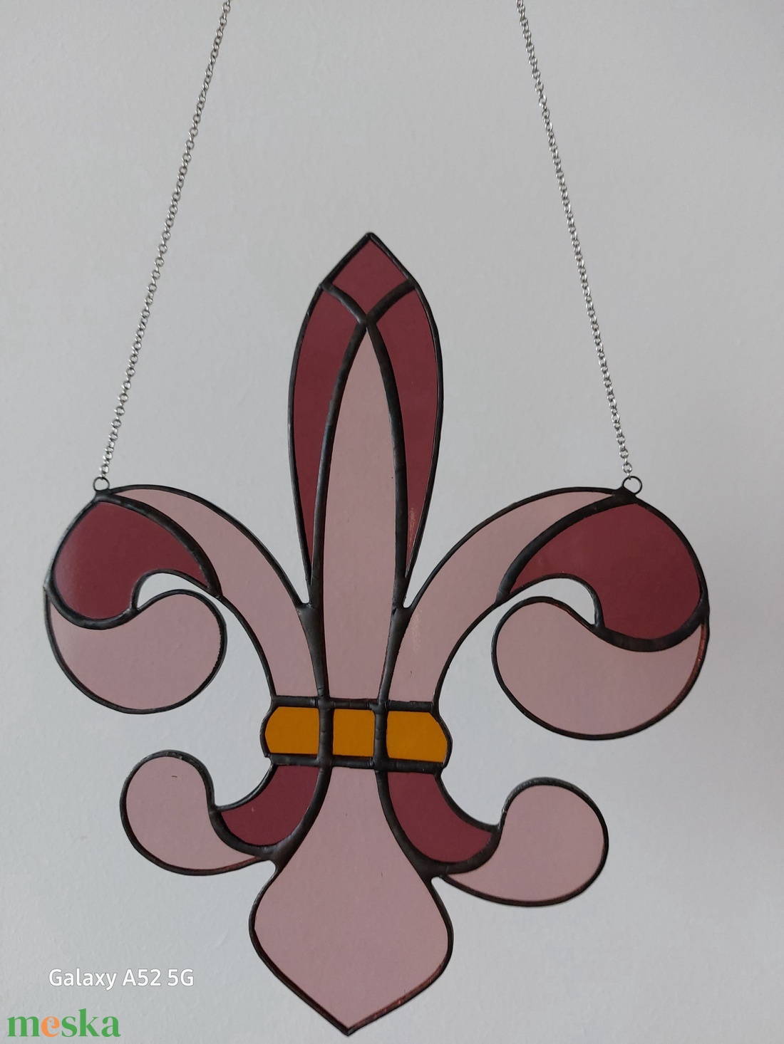 Fleur-de-lis Tiffanyi technikával készült ablakdísz - otthon & életmód - dekoráció - asztal és polc dekoráció - díszüveg - Meska.hu Fleur-de-lis Tiffanyi technikával készült ablakdísz - otthon & életmód - dekoráció - asztal és polc dekoráció - díszüveg - Meska.hu