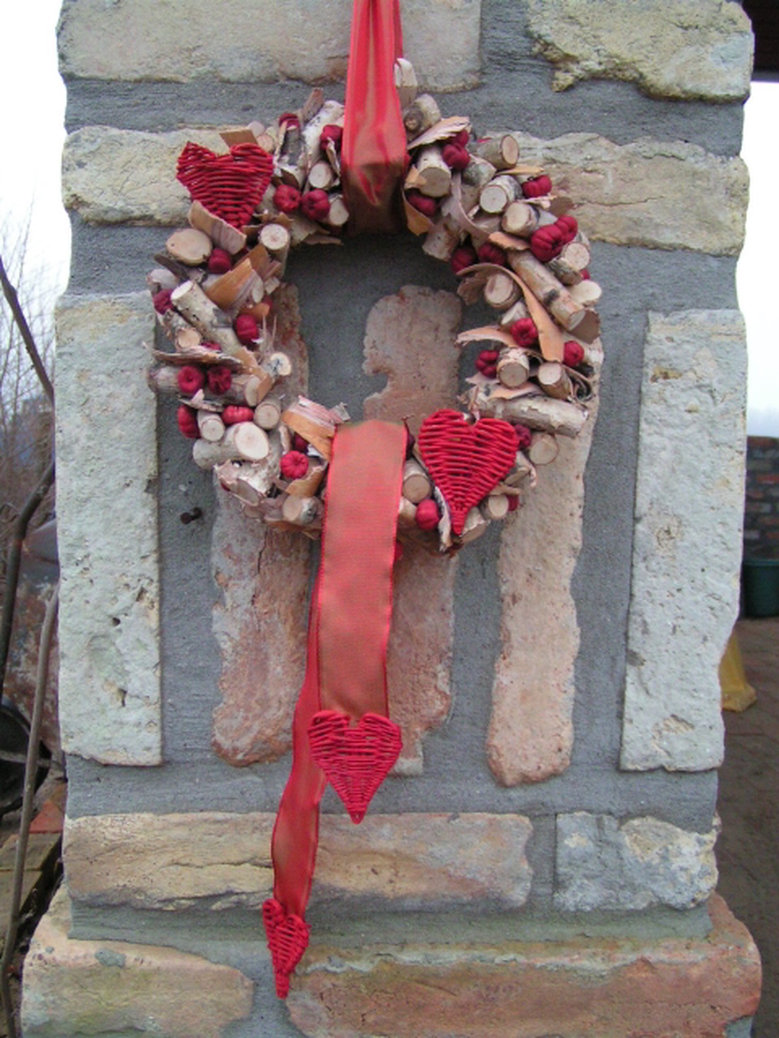 Nyírfa ág koszorú szívvel díszítve. - - Meska.hu Nyírfa ág koszorú szívvel díszítve. - - Meska.hu