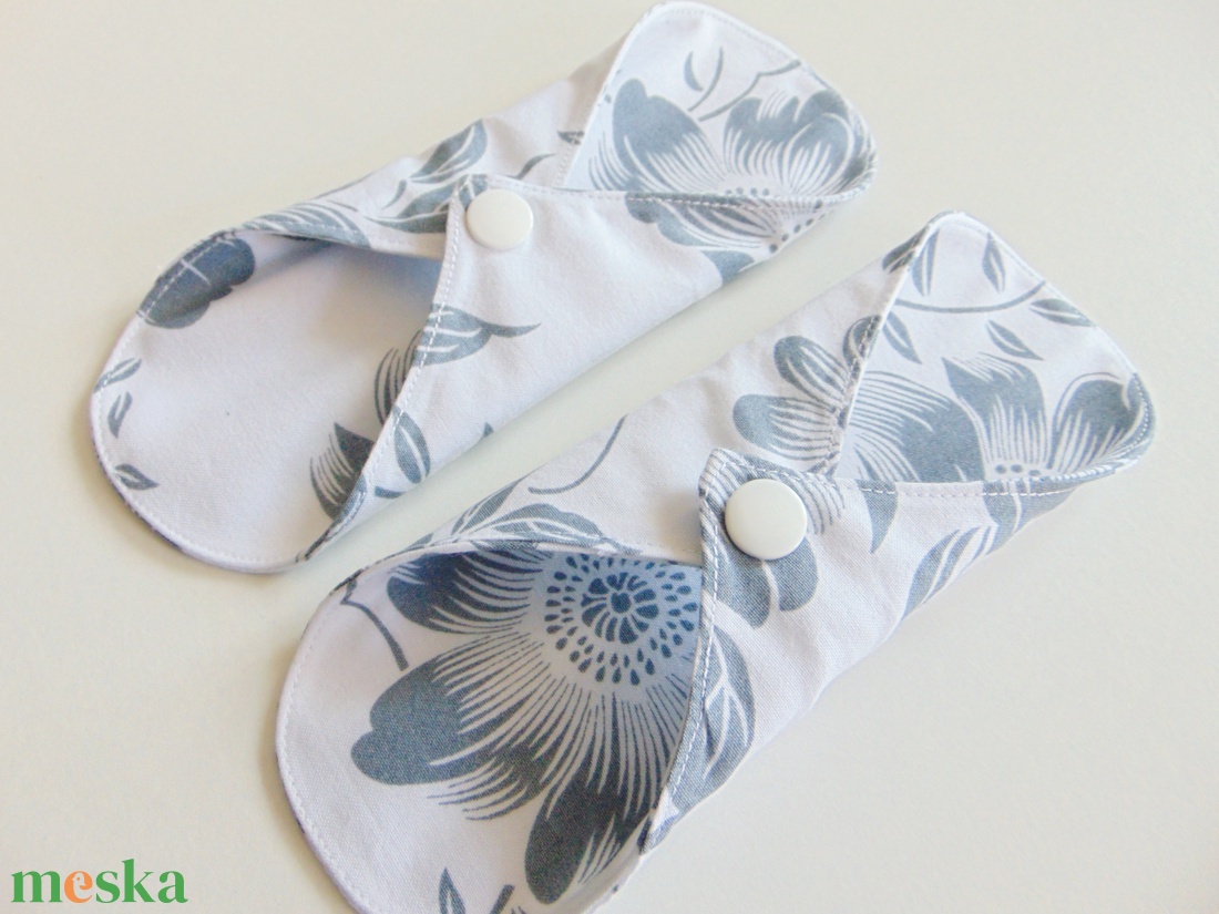 Mosható tisztasági betét (2 db/cs) szürke virág mintás / mosható textil betét, mosibetét, zero waste - szépségápolás - intim higiénia - tisztasági betét - Meska.hu Mosható tisztasági betét (2 db/cs) szürke virág mintás / mosható textil betét, mosibetét, zero waste - szépségápolás - intim higiénia - tisztasági betét - Meska.hu